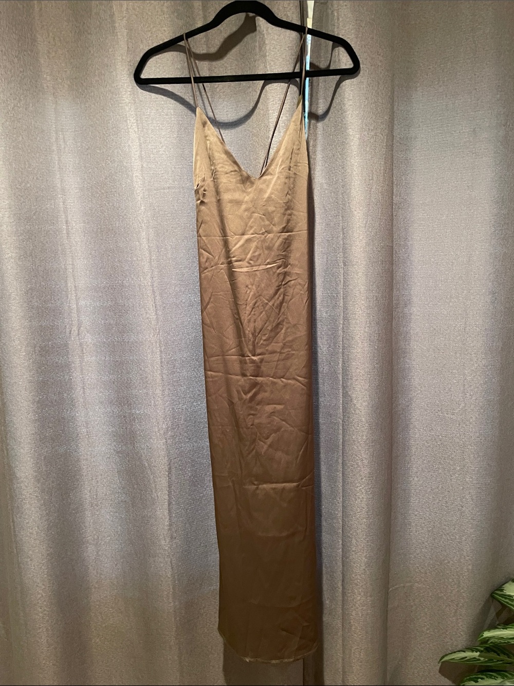 essue olive green - Satin Slip Midi Dress